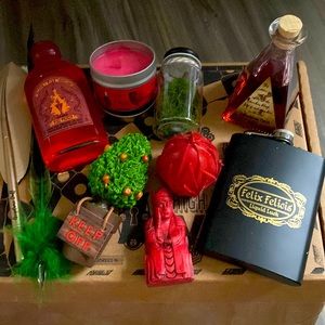 Random Wizarding Trunk items